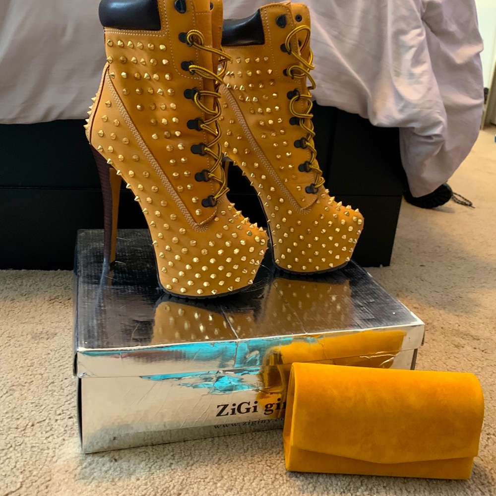 Zigi girl Platform high heel, and clutch